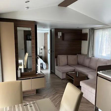Vakantiehuis Leisure On 1000 Land *